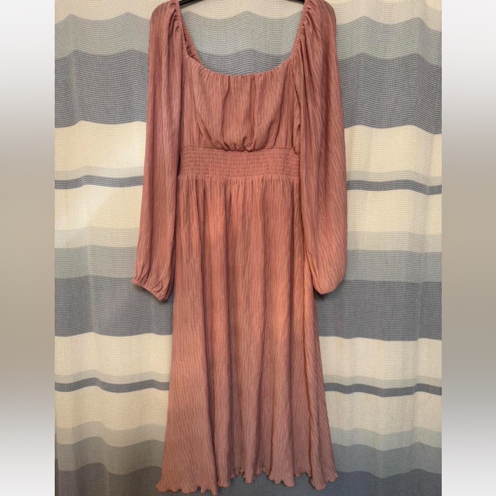Elegant Pink Long-Sleeve Dress